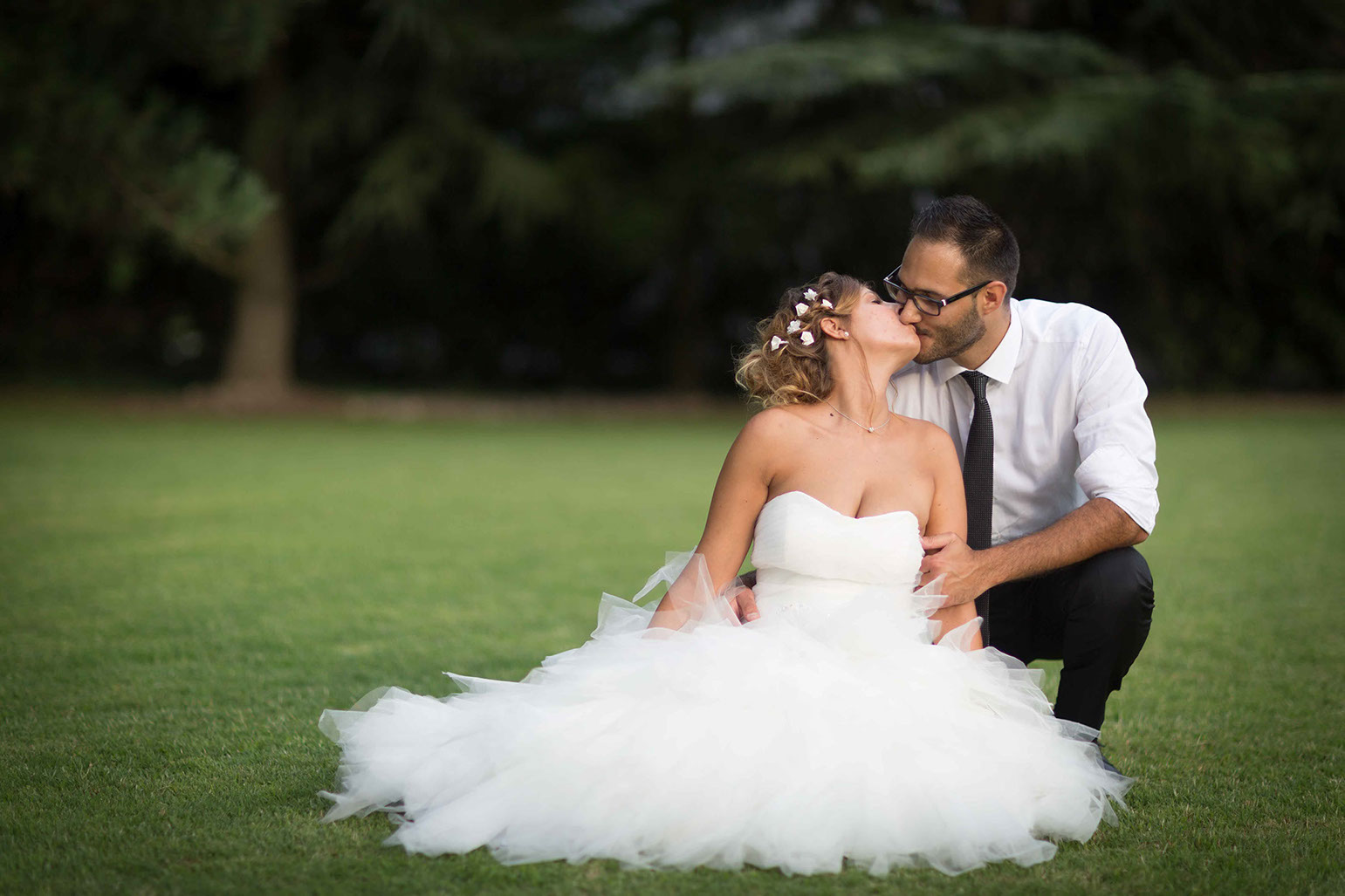 Mariage Couple Bisous jardin Beauté Groupe