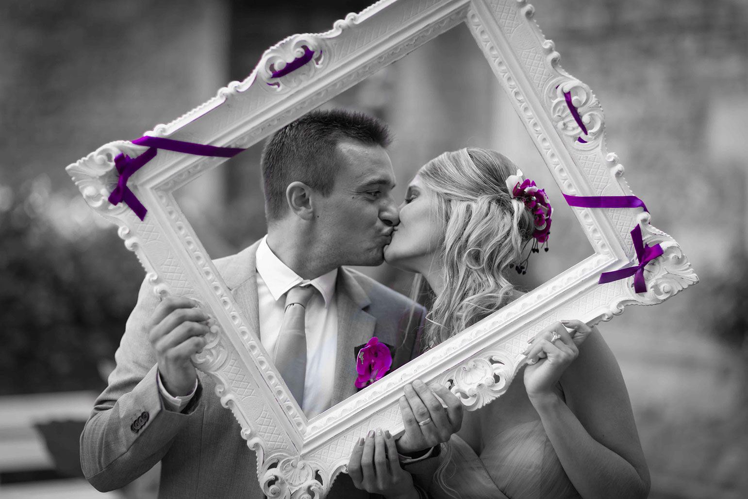 Photographe mariage Grenoble – couple mariage cadre selection du violet